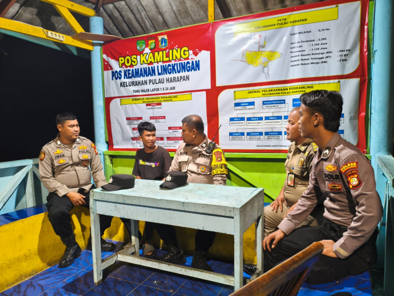 Patroli Malam Gabungan di Kepulauan Seribu Utara, Polisi Sapa Warga dan Pastikan Wisata Aman Saat Nataru