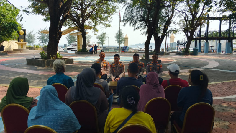 Kapolres Kepulauan Seribu Gelar Jumat Curhat dan Jaga Jakarta On The Spot di Pulau Tidung, Ajak Warga Perangi Premanisme dan Manfaatkan Layanan 110