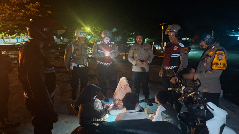 Polsek Kepulauan Seribu Selatan Sisir Titik Rawan 3C dan Sosialisasi Call Center 110 di Pulau Tidung