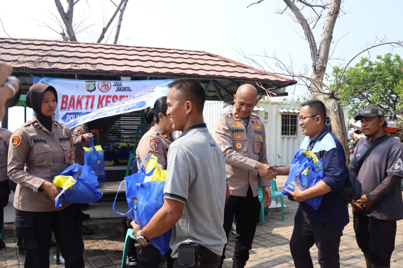 Jumat Peduli, Polres Kepulauan Seribu Perkuat Sinergi dengan Komunitas Sabuk Kamtibmas