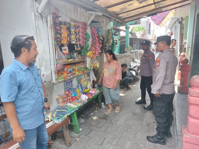 Layanan cepat Hotline 110, Polsek Kepulauan Seribu Utara respons aduan warga dan selesaikan permasalahan secara humanis