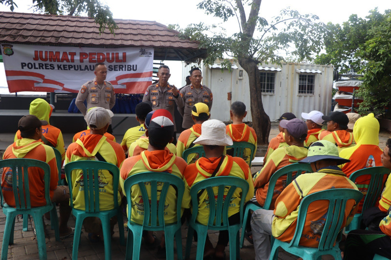 Jakarta On The Spot, Polres Kepulauan Seribu Gelar Jumat Peduli Bersama Sabuk Kamtibmas, Ajak Nelayan dan Tokoh Masyarakat Manfaatkan Layanan Polisi 110