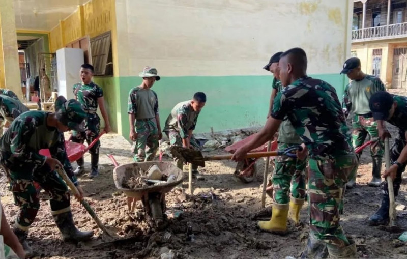 Pasca Banjir, TNI AD Fokus Pulihkan Fasilitas Pendidikan di Aceh Tamiang