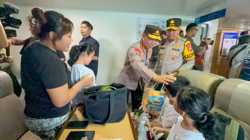 Tinjau Arus Mudik di Pelabuhan Merak, Kapolri Pastikan Beri Pelayanan Maksimal