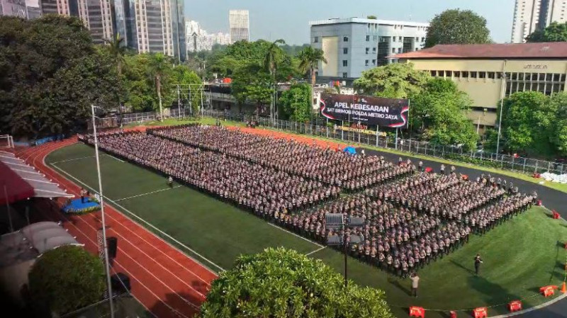 Kapolda Metro Jaya Pimpin Apel 2.098 Personel Brimob di Stadion Presisi, Tekankan Sikap Disiplin dan Humanis