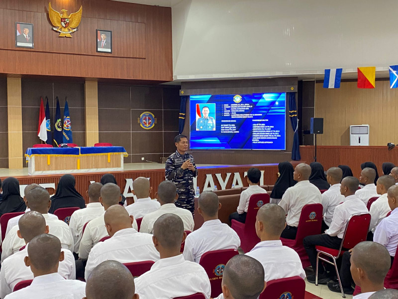 Danlanal Sabang Menjadi Narasumber Pada Kegiatan Masa Dasar Pembentukan Karakter Taruna Angkatan Xlll Tahun 2025 di Poltekpel Malahayati Aceh