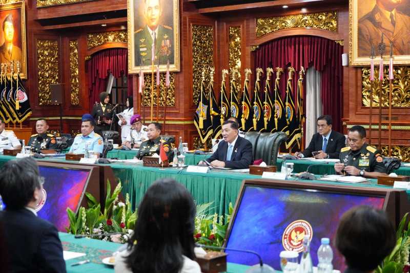 Perkuat Kemitraan Strategis Melalui Pertemuan Bilateral, Panglima TNI Dampingi Menhan RI Terima Kunjungan Menhan Jepang