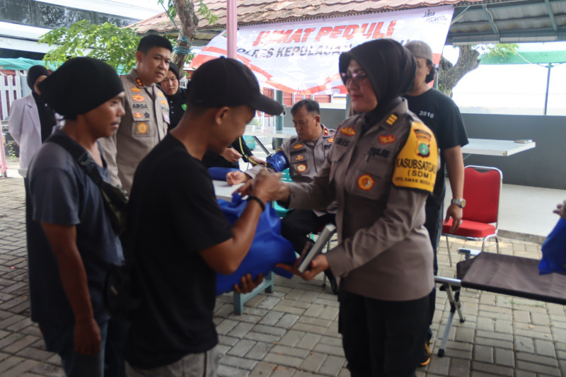 Jumat Peduli Polres Kepulauan Seribu, Dari Layanan Hingga Edukasi Keamanan untuk Warga