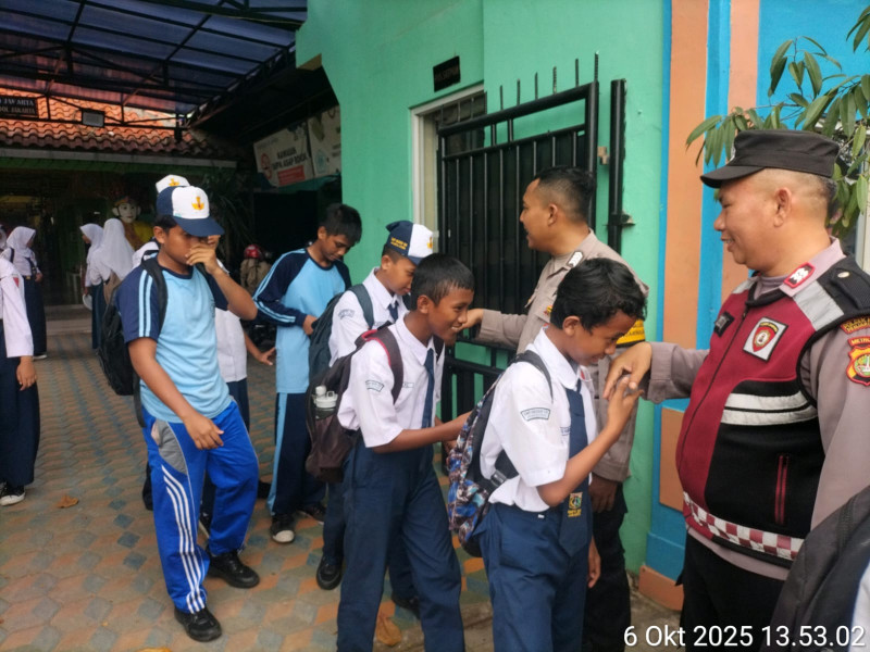 Cegah Tawuran dan Kenakalan Remaja, Polsek Metro Penjaringan Gelar Patroli Bubaran Sekolah
