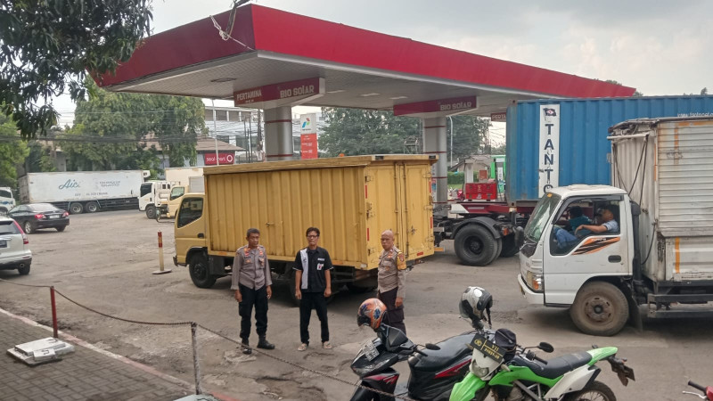 Jamin Kelancaran Distribusi, Polsek Bantargebang Monitoring Ketat Stok BBM di SPBU Pangkalan
