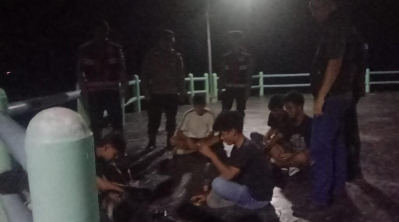 Patroli Malam Jakarta On The Spot, Polsek Kepulauan Seribu Selatan Perkuat Pelayanan Melalui Sosialisasi Layanan Polisi 110