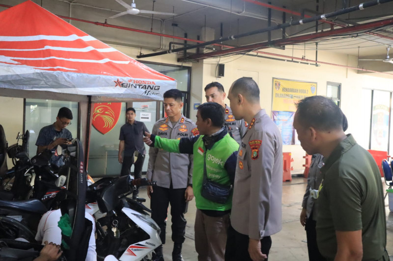 Polres Metro Bekasi Kota Rangkul Ojol, Hadirkan Layanan Servis Motor Gratis hingga Lomba Tradisional Meriahkan Pekan Kemitraan