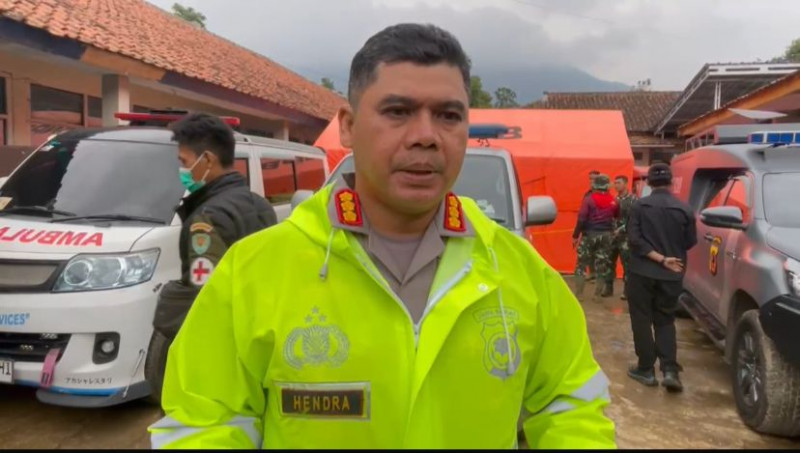 Polda Jabar Update Kembali Penanganan Korban Bencana Longsor Cisarua, Pos DVI Terima 25  Kantong Jenazah