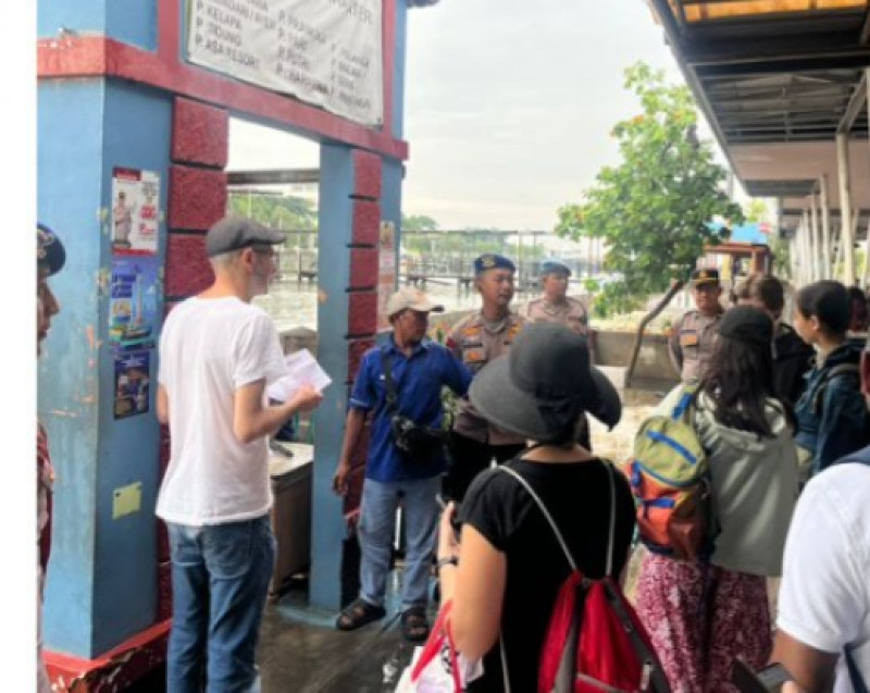 Polres Kepulauan Seribu Rutin Gelar Strong Point di Dermaga, Utamakan Keselamatan Penumpang