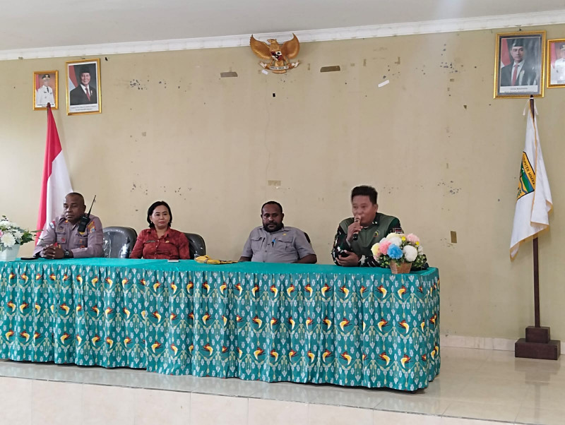 Perkokoh Sinergitas, Danramil Kuala Kencana Hadiri Tatap Muka Bersama Pejabat Distrik