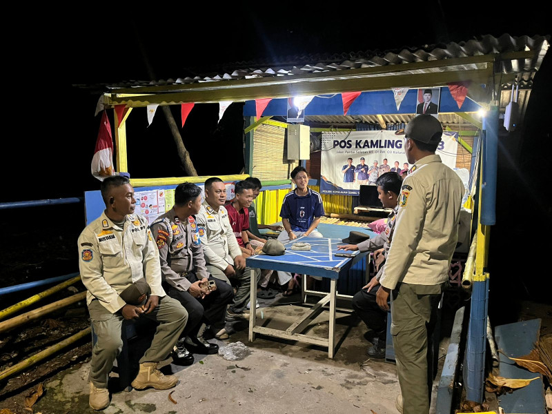 Patroli Malam Gabungan Polsek Kepulauan Seribu Selatan Intensifkan Siskamling dan Sosialisasi Layanan 110