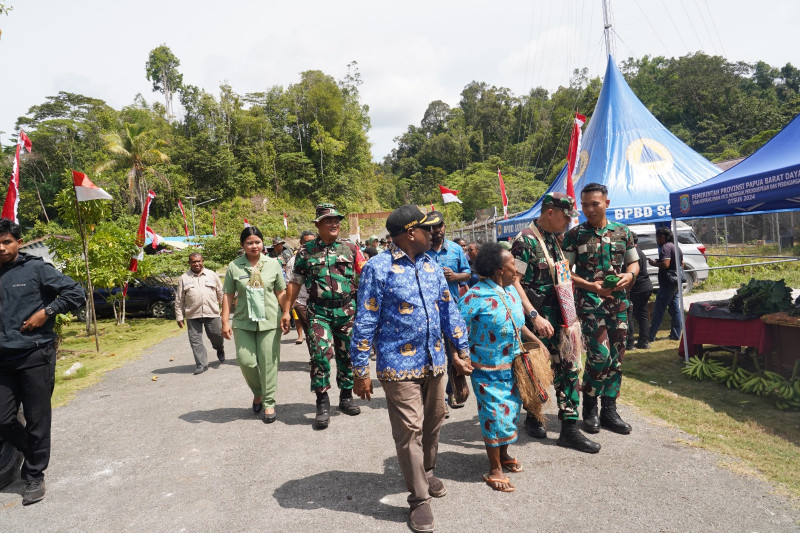 UMKM Persit KCK Cabang XVI Ramaikan Penutupan TMMD Ke-129, Hasil Kebun Mama-Mama Sesor Jadi Produk Unggulan