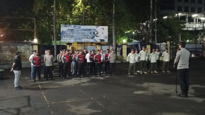 Jaga Jakarta+, Jaga Lingkungan: Polsek Metro Penjaringan Gelar Apel KRYD Antisipasi Tawuran dan Kejahatan Jalanan