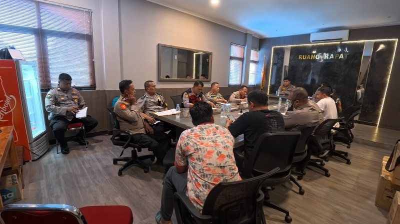 Polsek Kelapa Gading Ikuti Live Streaming Panen Raya Jagung Serentak Dan Launching Program Ketahanan Pangan Polri