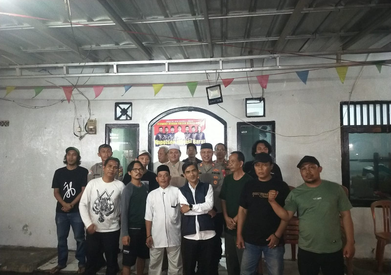 Silaturahmi Kamtibmas di Kotabaru, Kapolsek Bekasi Barat Ajak Warga Awasi Remaja
