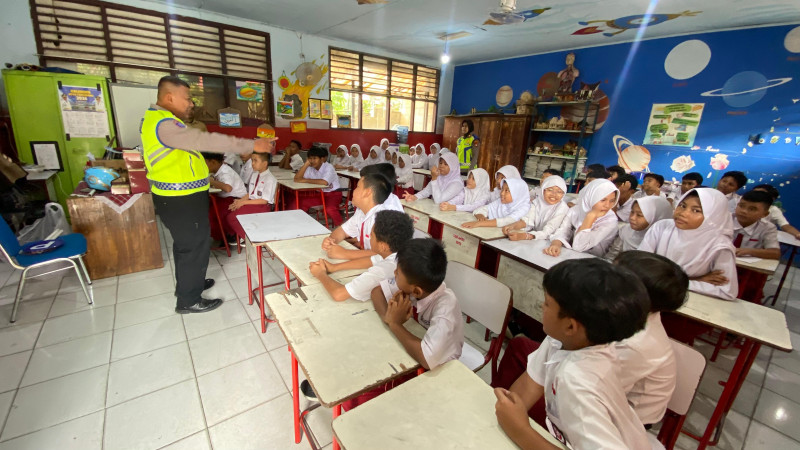 Police Goes To School, Polisi Ajak Pelajar SDN Cibodas Tertib Berlalu Lintas