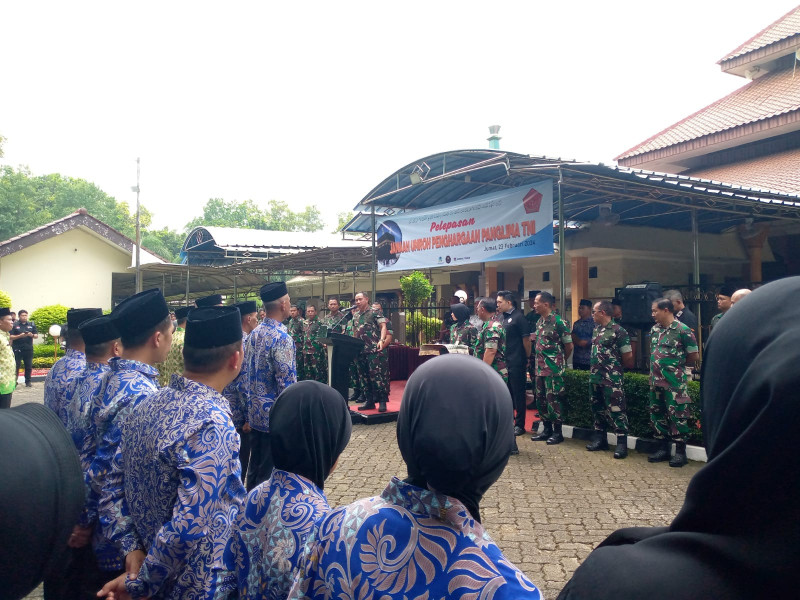 Wujud Penghargaan Pengabdian, Panglima TNI Berangkatkan Umroh Ratusan Prajurit dan ASN TNI