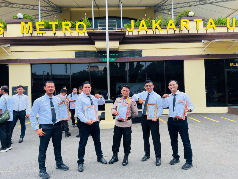 Personel Sat Intelkam Terima Penghargaan Kapolres Metro Jakarta Utara atas Pengungkapan Curanmor