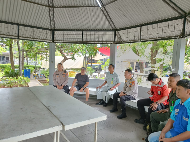 Polsek Kelapa Gading Ajak Warga Aktifkan Tamu Wajib Lapor 1X24 Jam, RT dan RW Diminta Perkuat Keamanan Lingkungan