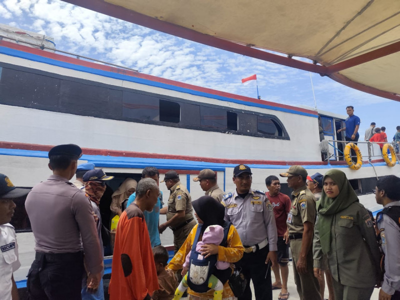 Polres Kepulauan Seribu Rutin Gelar Strong Point di Dermaga, Utamakan Keselamatan Penumpang