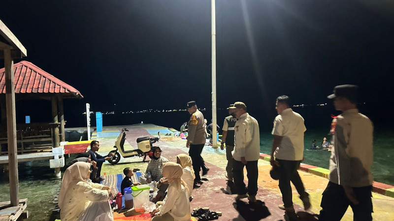 Patroli Malam Ops Ketupat Jaya 2026, Polres Kepulauan Seribu Amankan Rumah Warga dan Kawasan Wisata, Imbau Hubungi 110 Saat Darurat
