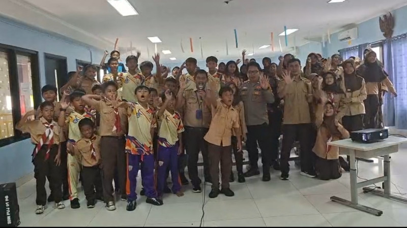 Bhabinkamtibmas Pulau Untung  Jawa Sosialisasi Antibullying, Bahaya Narkoba dan Kekerasan Seksual di SDN 01 Pagi