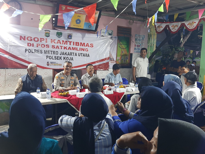 Kapolsek Koja Gelar Ngopi Kamtibmas Bersama Warga RW 01 Tugu Utara Dorong Partisipasi Jaga Keamanan Lingkungan