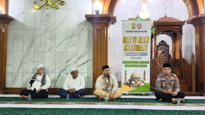 Polda Metro Jaya Gelar Program Satu Jam Mengaji Bersama Polisi di Jagakarsa, Ajak Warga Jaga Jakarta