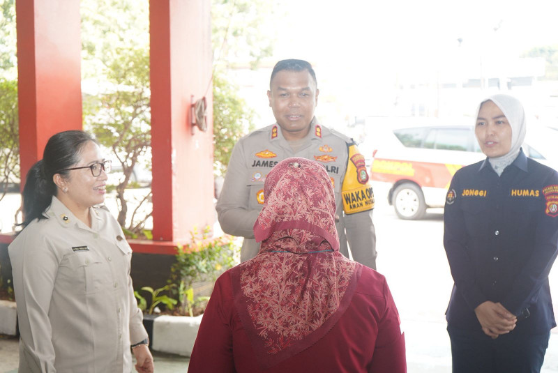 Peduli Sesama, Wakapolres Metro Jakarta Utara Pimpin Donor Darah dalam Rangka Hari Jadi Ke 74 Humas Polri