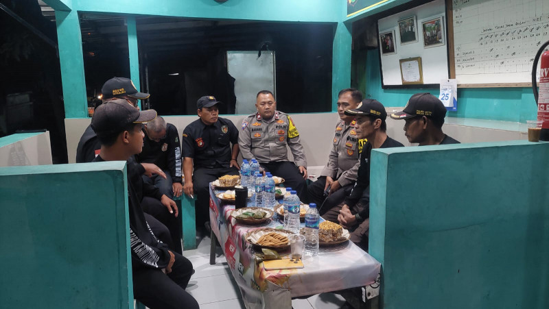 Kanit Binmas Sambangi PokdarKamtibmas, Perkuat Sinergi Jaga Keamanan di Wilayah Medansatria