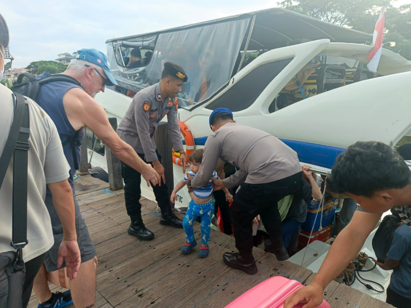 Polres Kepulauan Seribu Gelar Strong Point di Dermaga Marina Ancol, Kapolres Tekankan Keselamatan Wisatawan