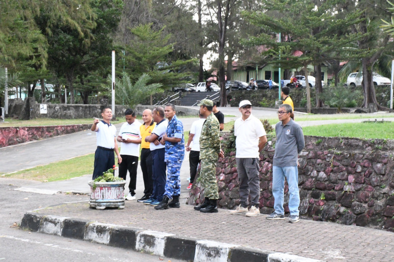 Lanal Sabang Bersama Forkopimda Kota Sabang Gelar Gotong Royong Bersih Pantai Paradiso dan Sabang Fair