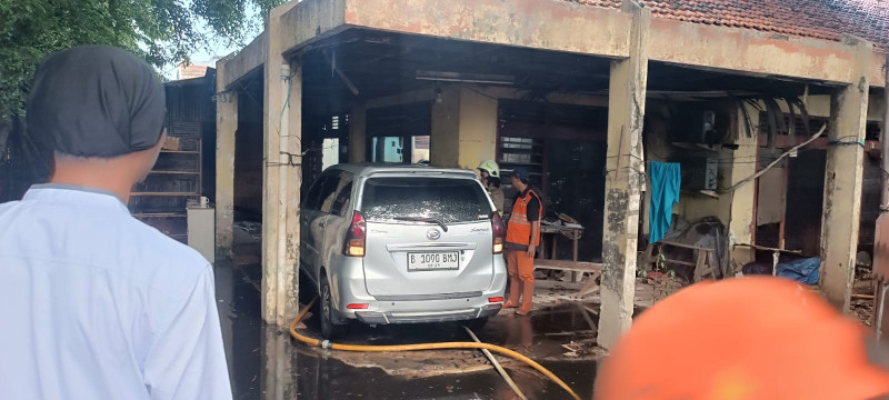 Rumah Terbakar di Rawa Badak Utara Diduga Korsleting Listrik, Polisi pastikan Tidak Ada Korban Jiwa