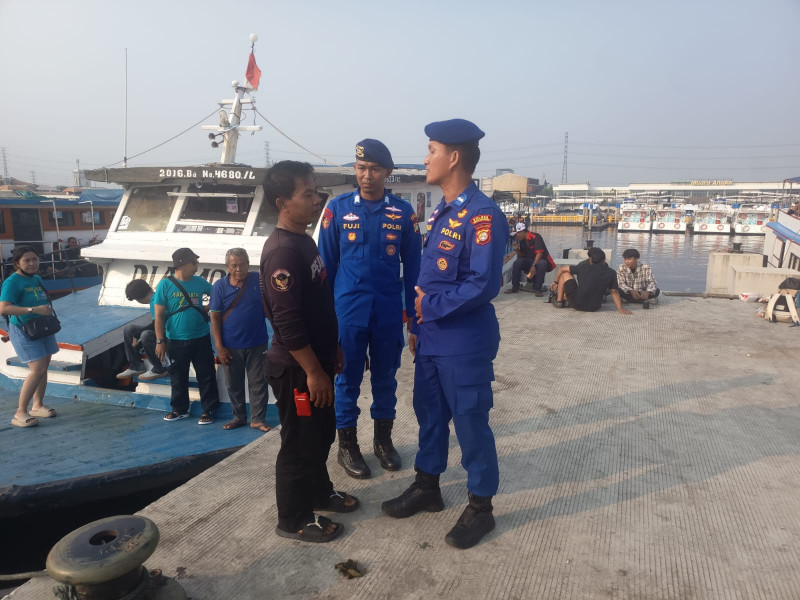 Jakarta On The Spot, Satpolairud Polres Kepulauan Seribu Sosialisasikan Layanan Polisi 110 dan Ajak Nelayan Tolak Alat Tangkap Terlarang