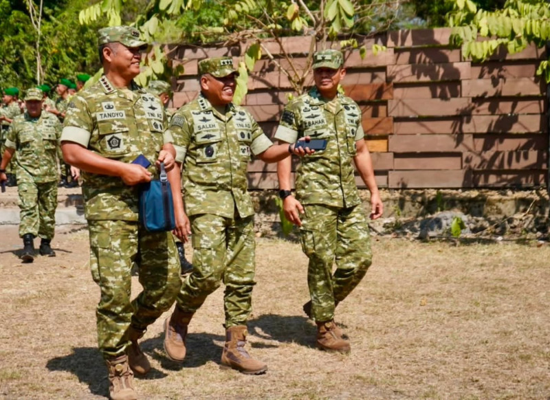 Wapang TNI dan Menhan RI Tinjau Yon TP di Jawa Timur, Pastikan Kesiapan Operasional Satuan