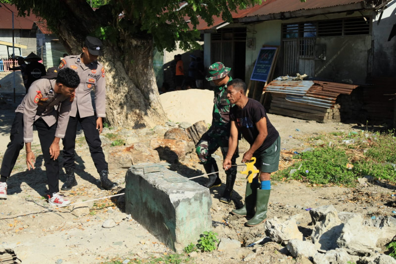 Hari Pertama Pekerjaan Fisik TMMD ke-129 Kodim 1505/Tidore, TNI Bersama Masyarakat Kompak Bangun Desa