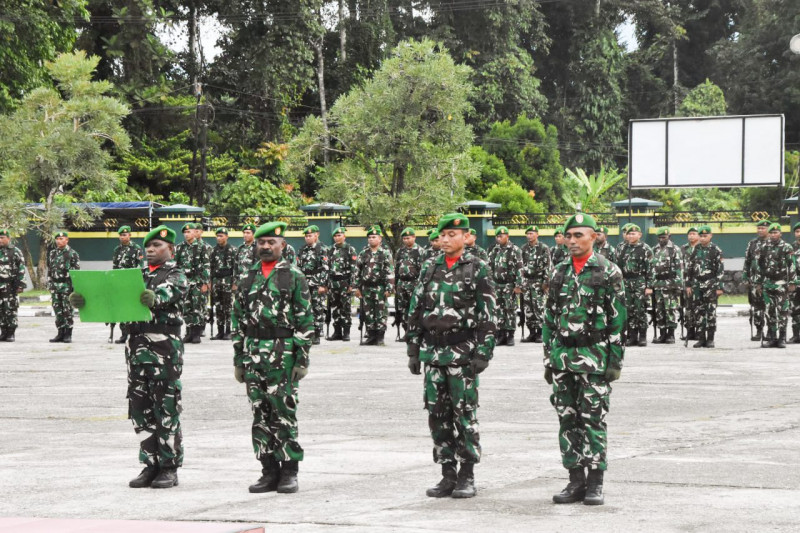 Dandim 1710/Mimika Pimpin Upacara 17-an, Bacakan Amanat Pangdam XVII/Cenderawasih