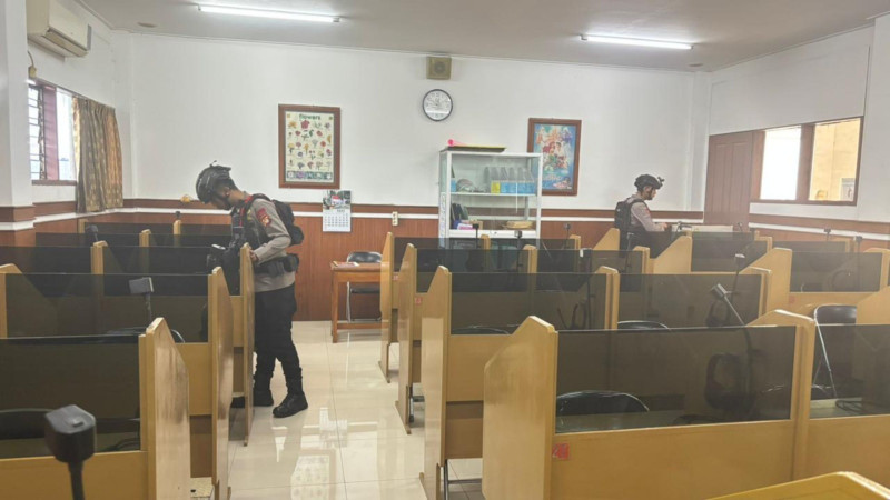 Respons Cepat Brimob Polda Metro Jaya Hadapi Ancaman Bom di SMA Jatinegara