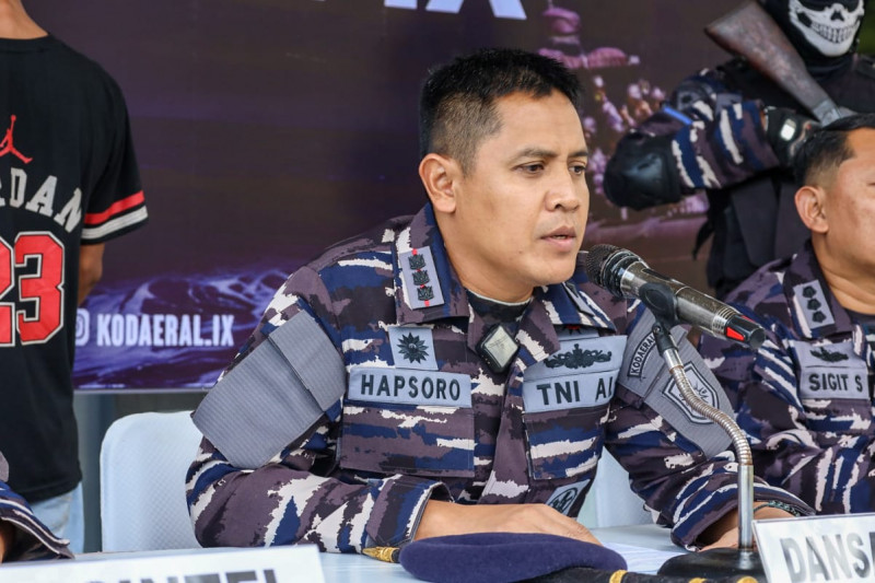 Kodaeral lX Ambon Gekar Press Release Penangkapan KM. Berkah Jaya Dalam Upaya Penyeludupan Solar Ilegal