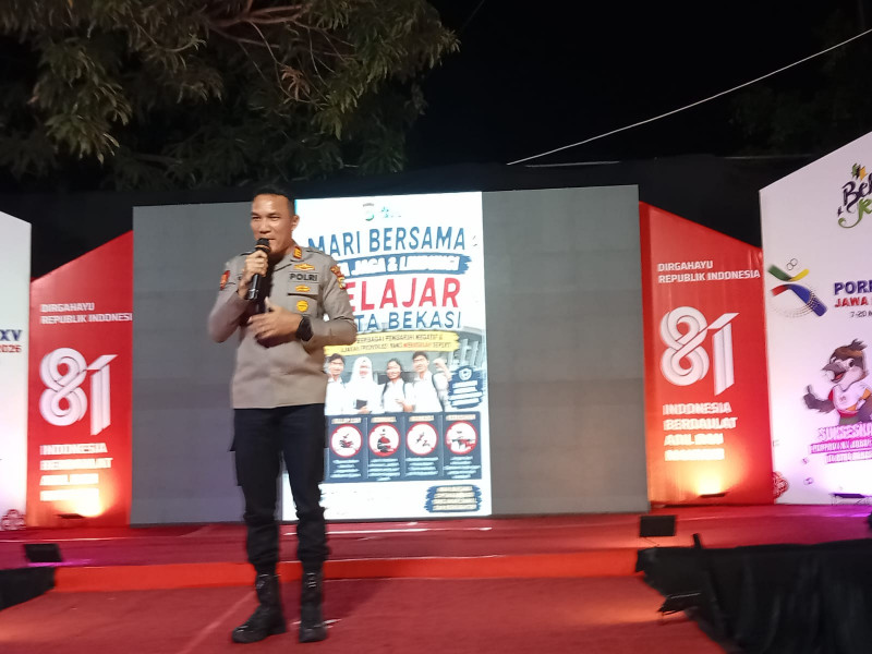 Kapolsek Bekasi Barat Sosialisasikan Maklumat Kapolres kepada Warga Jakasampurna