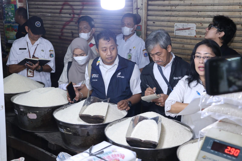 Respons Cepat Isu Kenaikan Harga, Bapanas Pastikan Perdagangan di Pasar Kopro Normal
