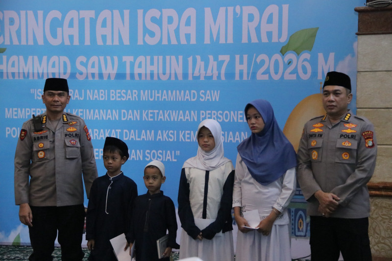 Tim Hadroh Brimob Metro Jaya Iringi Peringatan Isra Mi’raj di Polda Metro Jaya