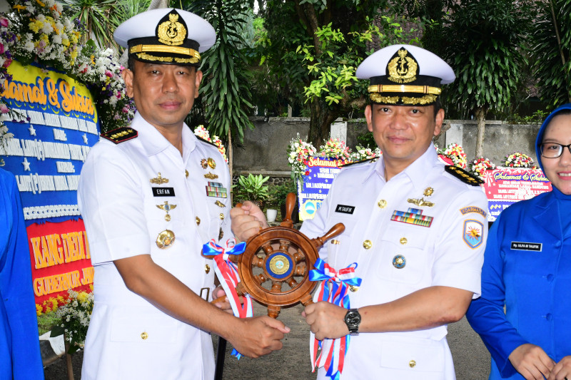 Pisah Sambut Komandan Lanal Bandung Dalam Rangka Serah Terima Tongkat Komando Dari Pejabat Lama Kepada Pejabat Baru