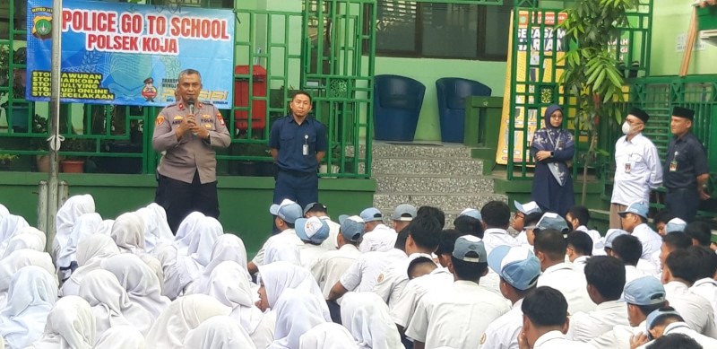 Polsek Koja Gelar Police Go To School di SMA Al-Khairiyah, Ajak Pelajar Cegah Tawuran dan Bullying