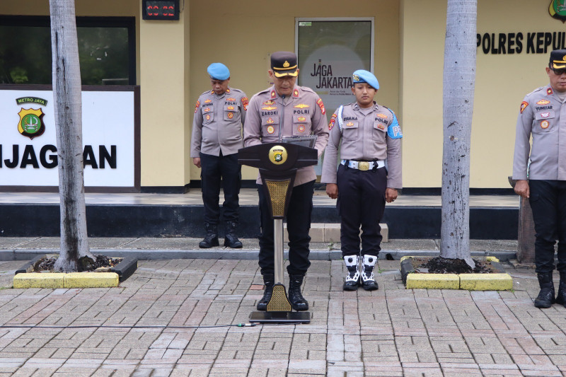 Wakapolres Kepulauan Seribu Pimpin Apel Pagi, Tekankan Disiplin, Pajak, dan Kesehatan Anggota